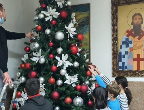 Донација новогодишњих јелки и украса салона Порше Ада – 10. децембар 2021.
